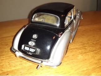 Auto's Mercedes 300C Ricko 1:18